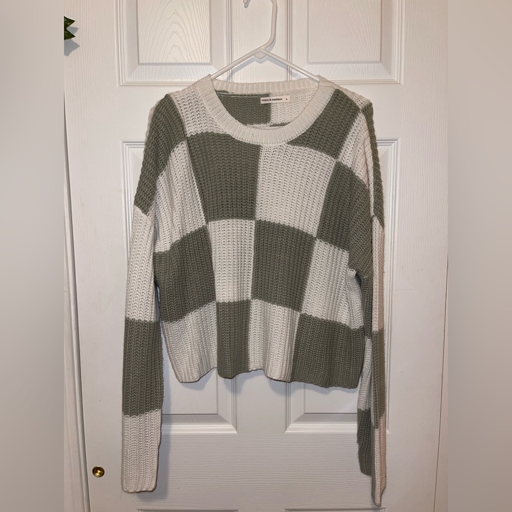 Green & white checkered sweater